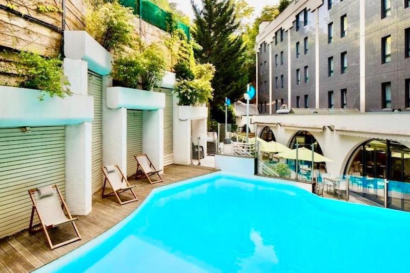 Une chambre quadruple de l’hôtel Holiday Inn Lyon Vaise