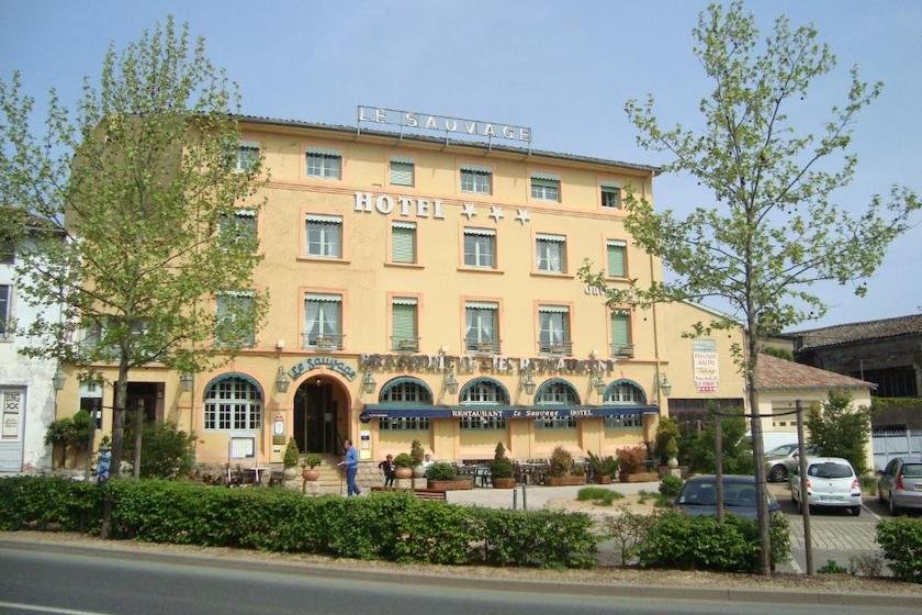 Hôtel Le Sauvage, le long de l’autoroute A6