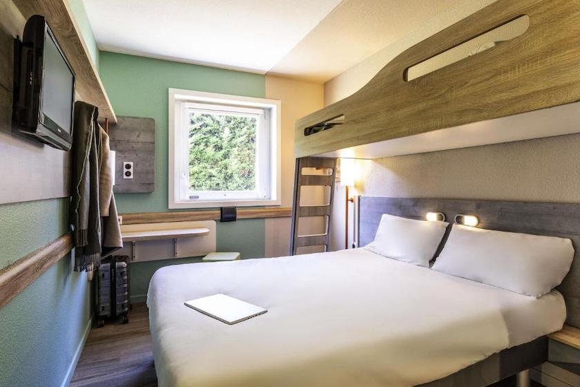 One of the rooms of the Ibis Budget Hotel for 3 persons